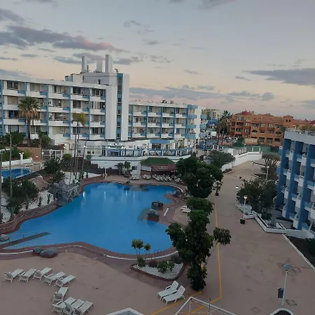 Relax And Pool En Park Apartment *