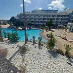 Relax And Pool En Park * 高尔夫德尔苏尔