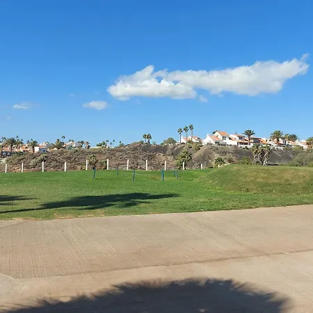 Relax And Pool En Park