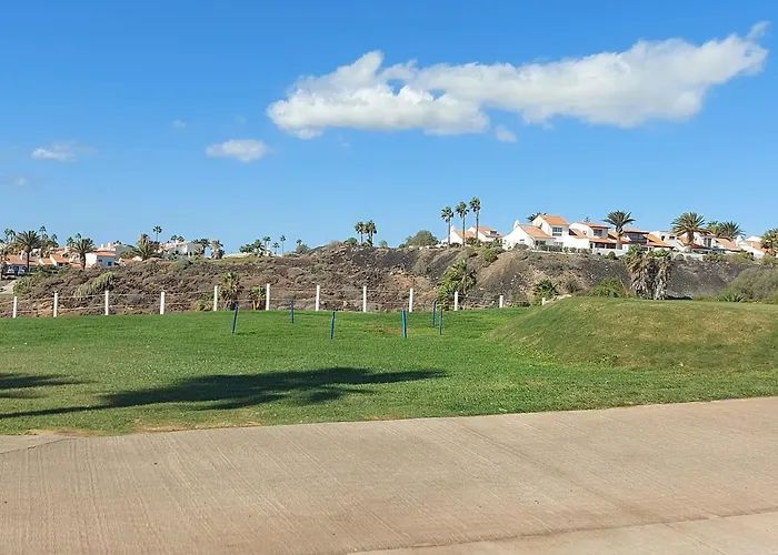 Relax And Pool En Park